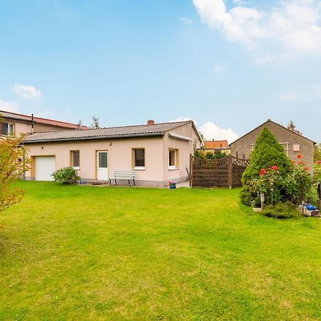 Idyllic Bungalow In Pepelow With Garden Exteriér fotografie