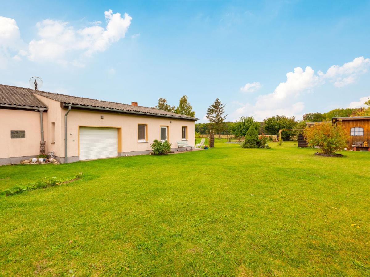 Idyllic Bungalow In Pepelow With Garden Exteriér fotografie