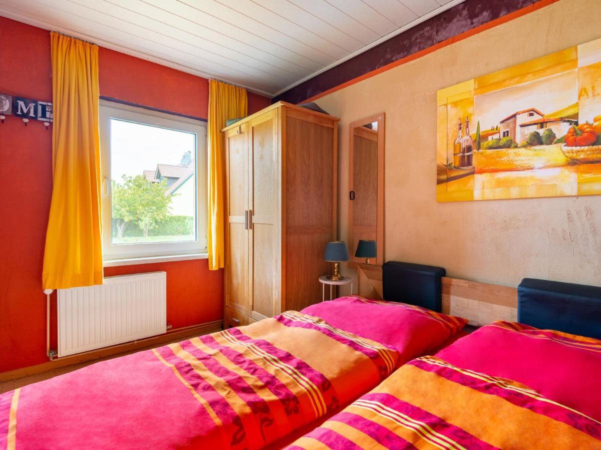 Idyllic Bungalow In Pepelow With Garden Exteriér fotografie