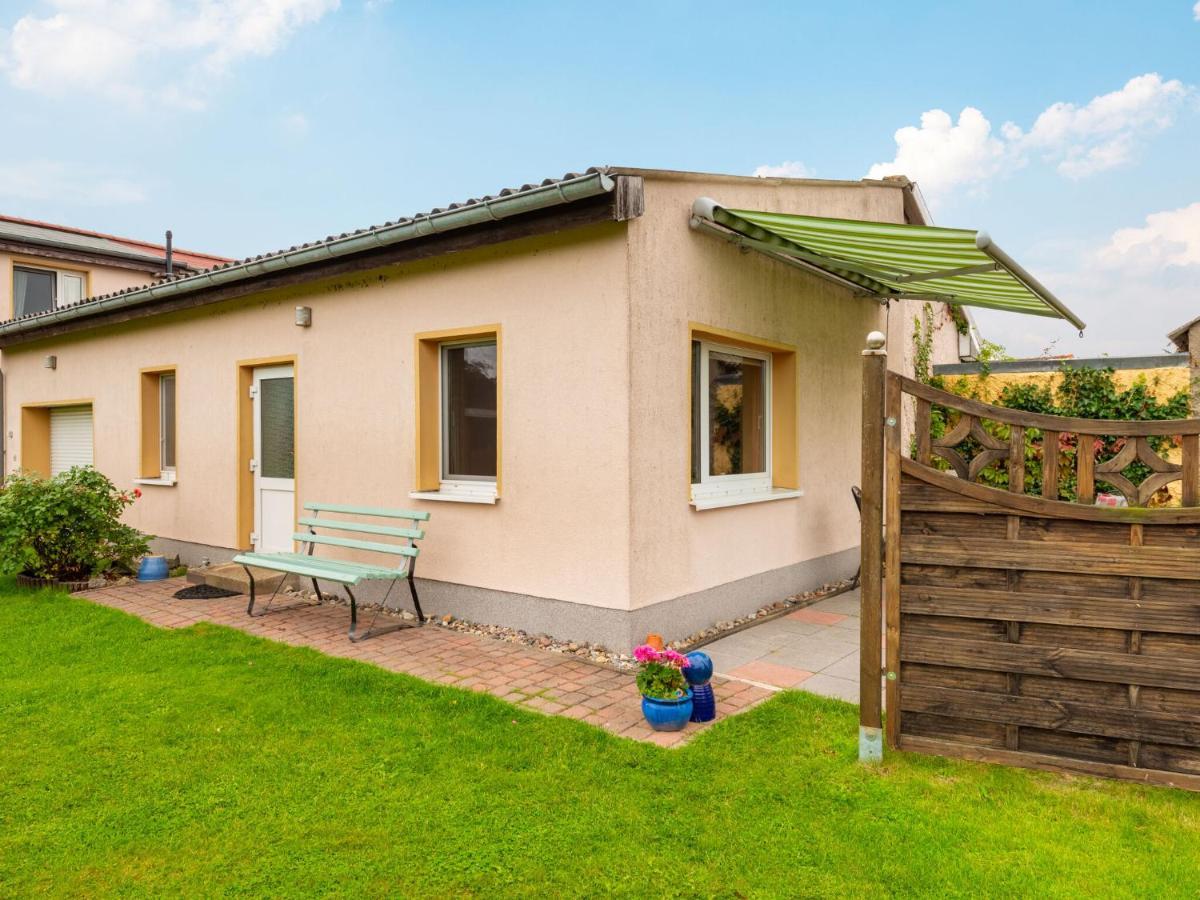 Idyllic Bungalow In Pepelow With Garden Exteriér fotografie