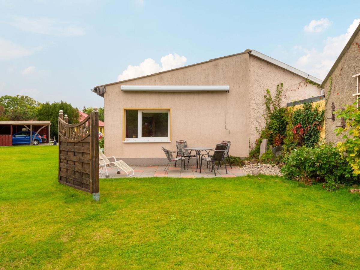 Idyllic Bungalow In Pepelow With Garden Exteriér fotografie